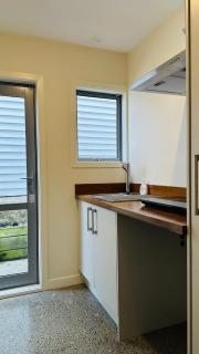 Sunny house with garden views - 9