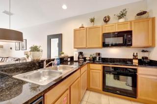 Charming Townhome in Encantada Resort- 5 miles from Disney! - Kissimmee - 3