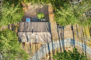 Cabin w hot tub & kayaks by river - 1