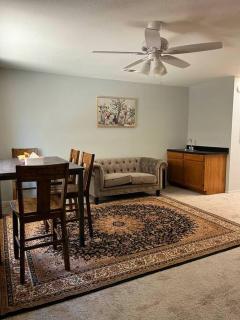 Spacious 2Beds Suite Close to Downtown and UC Davis Medical Center - 4