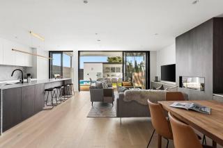 Luxury NEW 5BDRM Oasis with Heated Pool - Sidney - 9