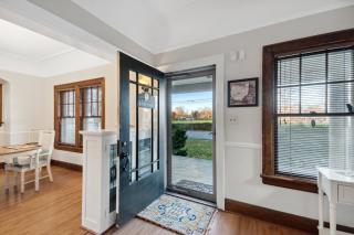 Exclusive Ottawa Hills Private Home, Garage, WD, Gourmet Equipped kitchen, Netflix - Ottawa Hills - 0