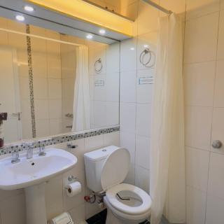 G7 Confortable Monoambiente Triple con Cochera - Villa Ángela - 1