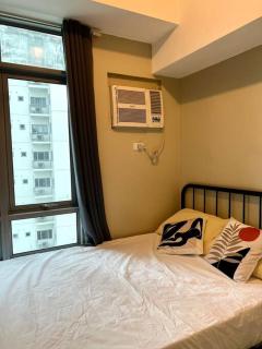 A Comfy Studio in Salcedo, Makati! + WI-FI & POOL - Manila - 0