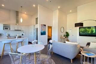 The Statesman - Hamilton - 1
