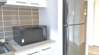 Affordable Melbourne Suburban Home with Free Parking - 6