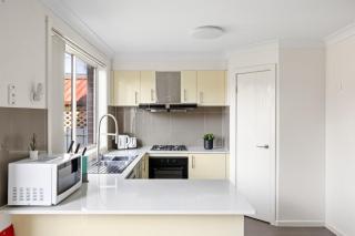 Luxe Double Room in Panania - Nearby Stations & Shops - Shared Bathroom - Panania - 2