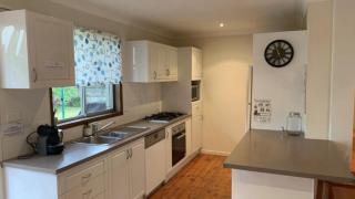 Pet Friendly Riverside Classic With Wifi - Hawks Nest - 2