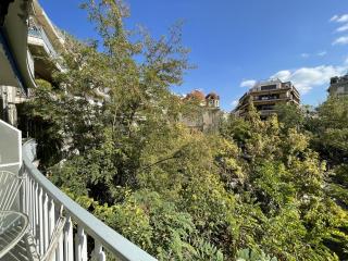 Chic Renovated Hideaway in Vibrant Square - Atene - 5