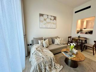 Cozy Elegant 1br Balcony, Pool Access, Parking - 1