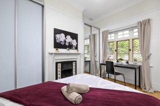 Elegant Double Room - Mins to Transport and Stores - Shared Bathroom - Regents Park - 9
