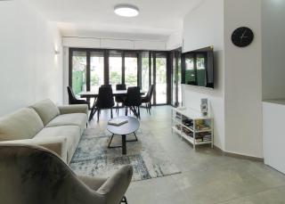 2 BR next to Old City with Patio by FeelHome - Jerusalem - 2