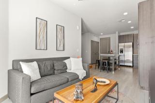 Cozysuites PHX RORO Gym, Pool, Pets, Parking #1 - Phoenix - 7