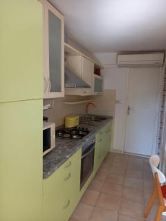 Marina Crveni Apartman - Stomorska - 8