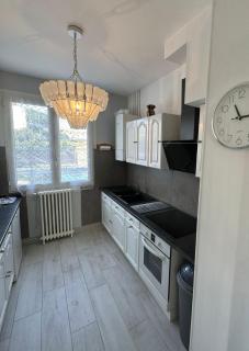 Maison de ville plein centre, 3 étoiles, à 200m de la plage, parking privé, WIFI - 6