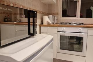 Spacious 2 Bed Bungalow - Enfield - 8
