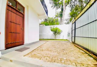 Cozy Villa-Modern 3 Bedroom villa with panoramic view and ample private parking - Talagala - 1