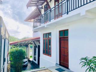 Cozy Villa-Modern 3 Bedroom villa with panoramic view and ample private parking - Talagala - 0