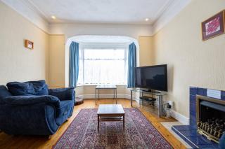 GuestReady - Enchanting life in Gorse Hill - 9