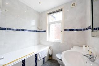 GuestReady - Enchanting life in Gorse Hill - Manchester - 8