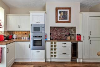 Finest Retreats - Penrhyn Avenue - Rhos-on-Sea - 1