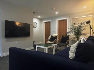 Sunset Gateway - central location and up to 6 guests - 8
