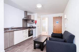 Studio flat, kitchenette, workspace, laundry - Nottingham - 9