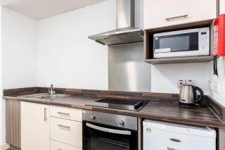 Studio flat, kitchenette, workspace, laundry - Nottingham - 2