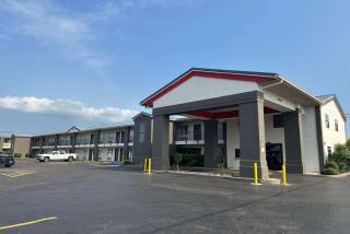 Super 8 by Wyndham Monroe - Monroe - 6