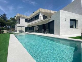 Naramia Sagaro Villa with Poolgarden10 Pax - S'agaro - 2