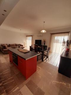 Coral Apartment-Three Bedroom Apartment with Balcony and Sea View - Atene - 0