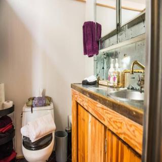 One-Of-A-Kind Artist's Chalet in Fairmount - Philadelphia - 5