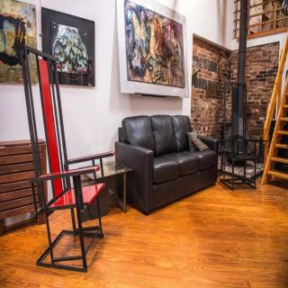 One-Of-A-Kind Artist's Chalet in Fairmount - Philadelphia - 4