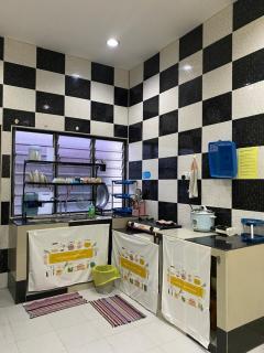 Zulikhwani Homestay (Mersing) - Mersing - 1