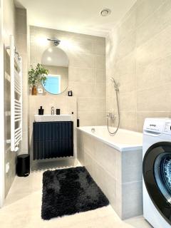 NEW Modern, River View APT near Prague City Center - 5