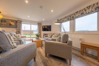The Den - Lessingham - 3
