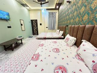 TEMPLE TOWN HOMES assi ghat Varanasi - Varanasi - 5