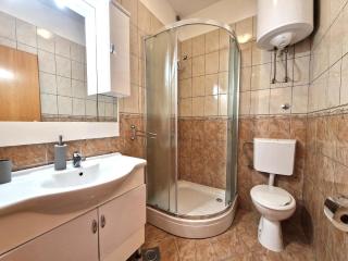 Modern eingerichtete Apartment im Erdgeschoss ideal für Famillien mit Kinder im Zentrum von Baska - Baška (Bescanuova) - 7
