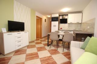 Modern eingerichtete Apartment für 4 Personen ideal für Famillien mit Kinder im Zentrum von Baska - Baška - 0