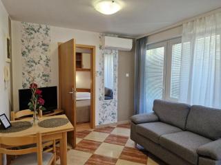 Modern eingerichtete Apartment ideal für junge Paaren im Zentrum von Baska - Baška - 3