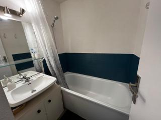 Beau T2 avec piscine, terrasse et WiFi à Gruissan - FR-1-784-23 - Gruissan - 2