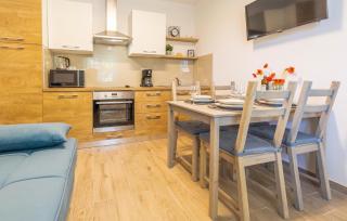 Beautiful Home In Vranjak With Kitchen - - 6