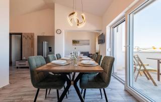 3 Bedroom Gorgeous Apartment In Prizna - Prizna - 5