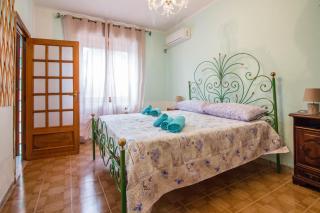 Ploaghe - Cozy House with Patio! - 9