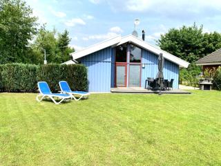 Ferienhaus am See (1 bis 4 Personen), Tretboot, Sauna, Whirlpool, Kamin - Twist - 6