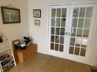 1 bed annex with extra sofa bed ideal for families and business guests - 4