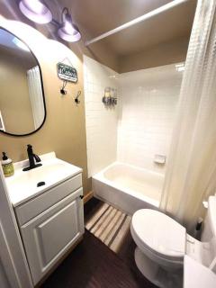 River Daze Cabin - A cozy cabin right on the river - 5