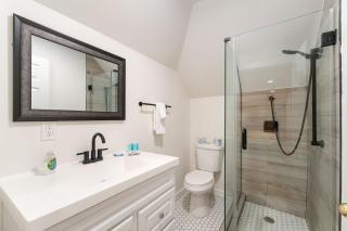 Housepitality - The Madison House - Brand New - Columbus - 9
