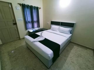 Seetha Lodge - - 1