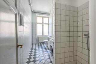 NEW charming apt in City Center - 4